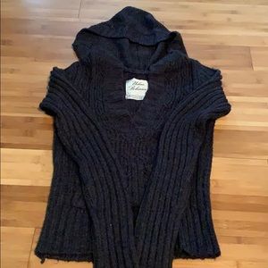 Long sleeve sweater/shirt